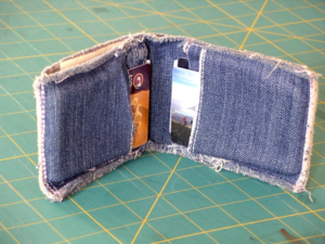 Portefeuille en upcycling de jeans